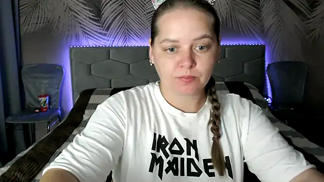 uliastar online show from September 12, 2025, 6:46 am