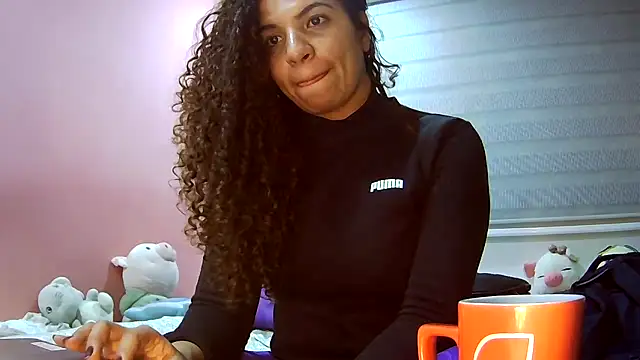 gatubelahot online show from November 28, 2025, 11:51 pm