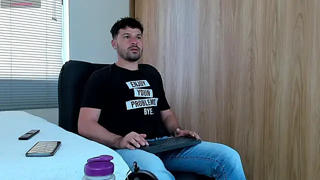 alexman fuck online show from April 15, 2026, 10:21 pm