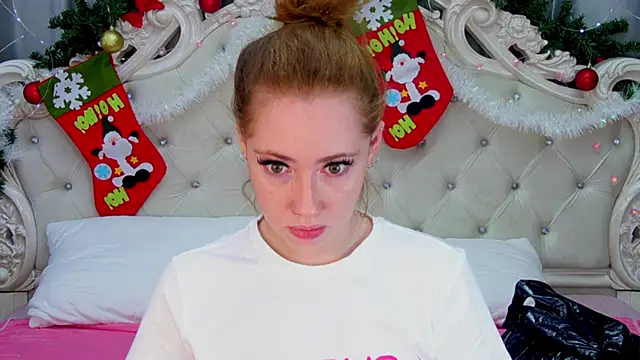 Snapshot of TinaBrook chatting on January 3, 2025, 4:44 am TinaBrook online show from January 3, 2025, 4:44 am