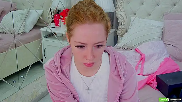 TinaBrook online show from October 8, 2025, 3:37 am