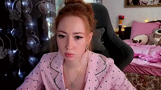 TinaBrook online show from February 13, 2026, 5:36 am