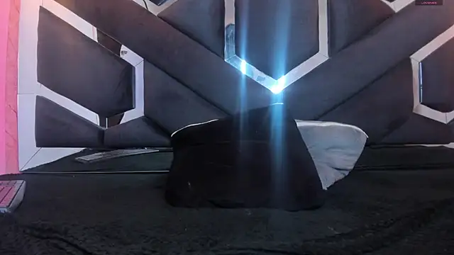 lilith nv online show from February 15, 2025, 2:22 pm