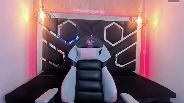 lilith nv online show from February 22, 2025, 5:35 pm