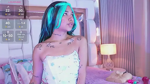 kinkylittlegirll online show from April 15, 2026, 3:13 am