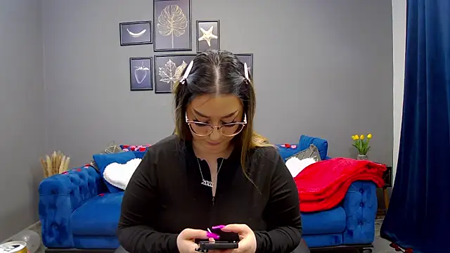 Katewalker  online show from February 10, 2025, 6:03 pm