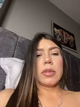 martina contreras online show from June 16, 2026, 5:21 am