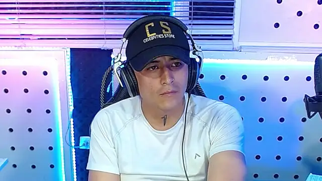 Darko0717 online show from October 24, 2025, 1:57 am