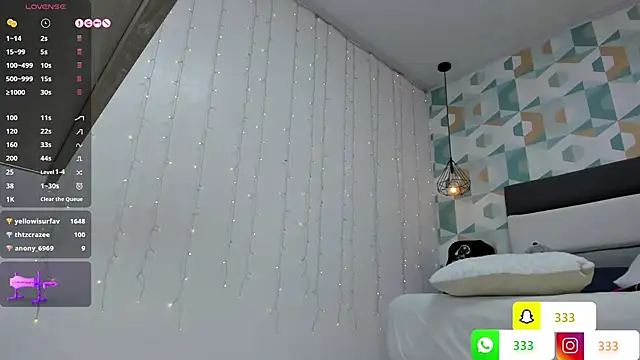 Snapshot of LIA_ROUX1 chatting on February 12, 2025, 8:59 am LIA ROUX1 online show from February 12, 2025, 8:59 am