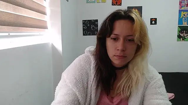 MommyMiaWs online show from October 21, 2025, 1:12 pm