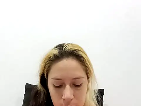 MommyMiaWs online show from April 14, 2026, 6:03 pm