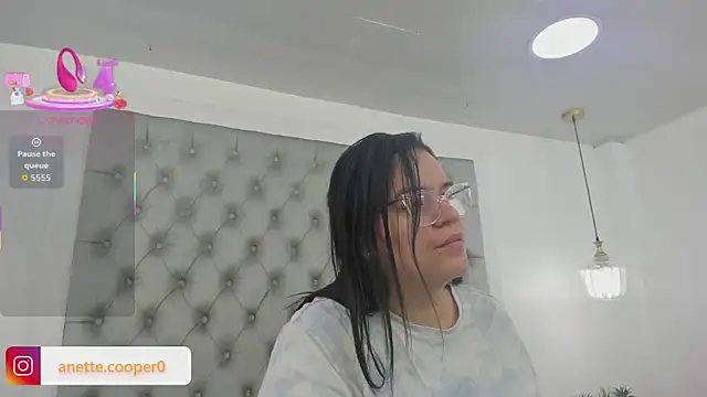 anette cooper online show from October 17, 2025, 3:31 am