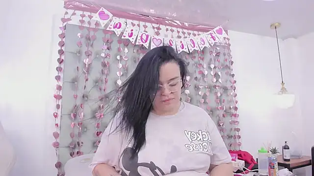 anette cooper online show from February 11, 2026, 4:17 am