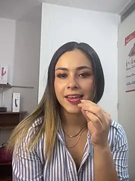 pamelao online show from February 13, 2025, 7:31 pm