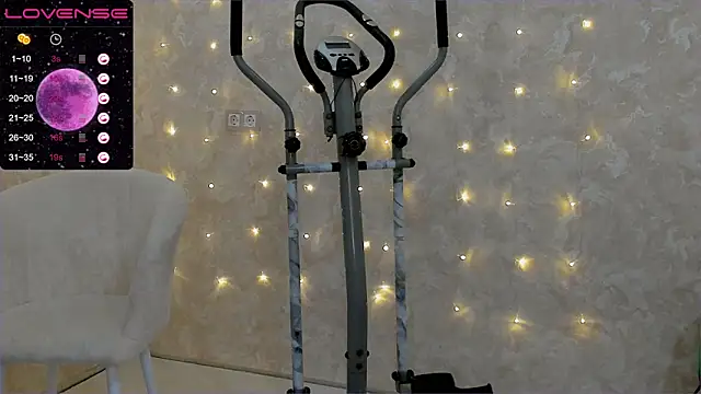 Snapshot of EvaSileZ chatting on March 4, 2025, 4:09 pm EvaSileZ online show from March 4, 2025, 4:09 pm