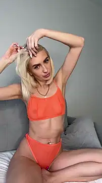 Mia Roxie online show from March 19, 2026, 3:21 am