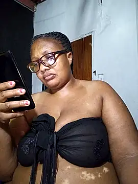 Snapshot of YELLOW_BONE chatting on March 20, 2025, 5:13 am YELLOW BONE online show from March 20, 2025, 5:13 am