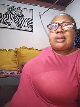 Snapshot of YELLOW_BONE chatting on June 20, 2026, 8:00 pm YELLOW BONE online show from June 20, 2026, 8:00 pm