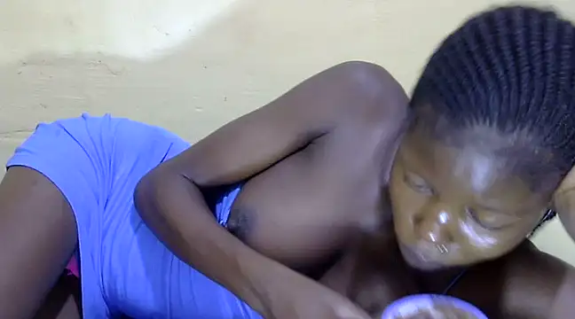 Snapshot of Slender-simple1 chatting on January 27, 2025, 2:24 pm Slender-simple1 online show from January 27, 2025, 2:24 pm