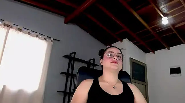 maela1 online show from January 5, 2025, 6:56 pm