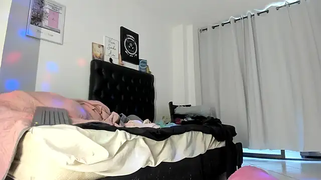 Snapshot of JohanyLatino chatting on January 13, 2025, 2:21 pm JohanyLatino online show from January 13, 2025, 2:21 pm