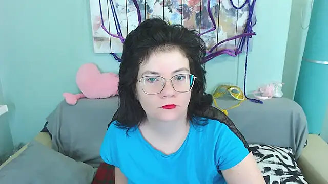 EverlyRays online show from December 7, 2024, 9:55 pm