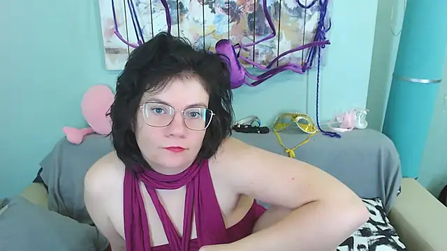 EverlyRays online show from December 8, 2024, 1:02 am