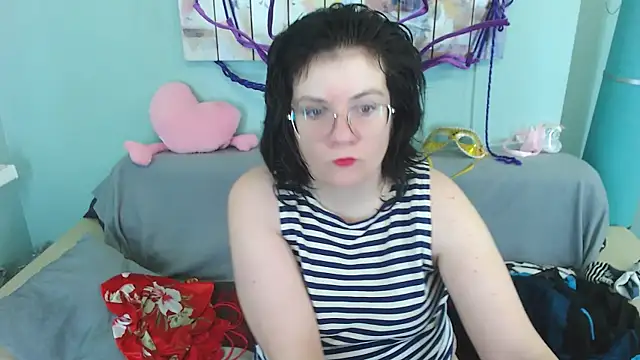 EverlyRays online show from December 10, 2024, 4:24 am