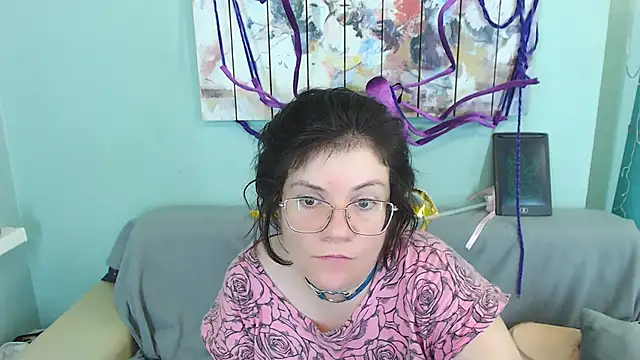 EverlyRays online show from December 25, 2024, 10:59 pm