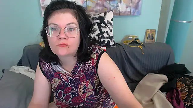 EverlyRays online show from September 14, 2025, 12:04 pm