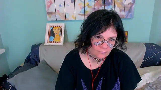 EverlyRays online show from February 6, 2026, 3:48 pm