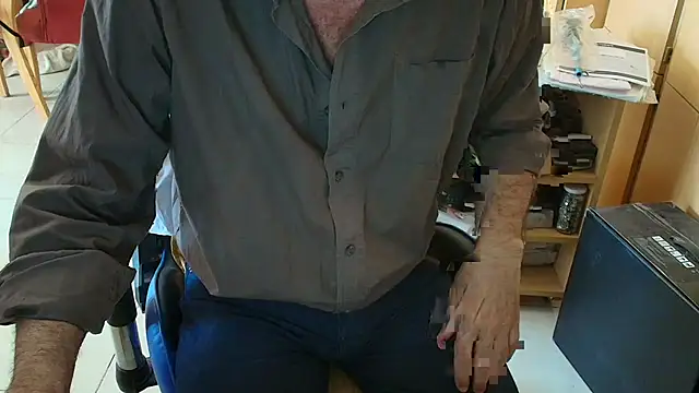 angelgarcia269 online show from November 5, 2025, 11:54 am