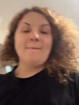 Snapshot of Taisia_W chatting on November 17, 2025, 7:03 am Taisia W online show from November 17, 2025, 7:03 am