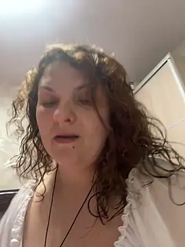 Snapshot of Taisia_W chatting on November 24, 2025, 6:13 am Taisia W online show from November 24, 2025, 6:13 am