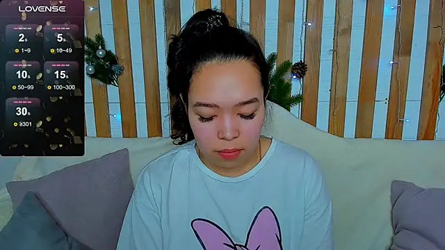 Snapshot of Kris_top_Lee chatting on December 15, 2024, 5:13 am Kris top Lee online show from December 15, 2024, 5:13 am