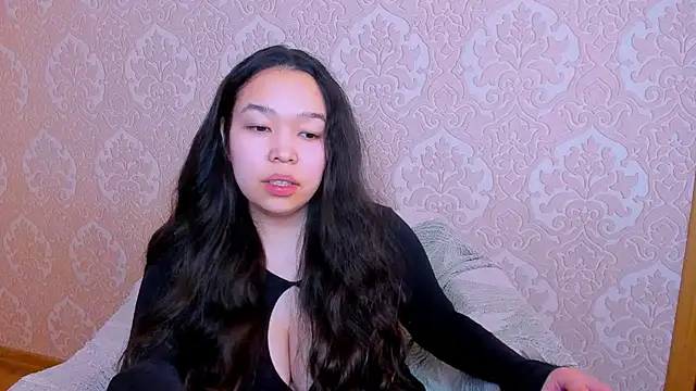 Snapshot of Kris_top_Lee chatting on April 15, 2026, 5:36 am Kris top Lee online show from April 15, 2026, 5:36 am