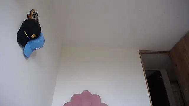 lady hot2xx online show from November 16, 2025, 6:02 pm