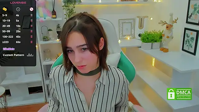 Snapshot of _Eliizabeth_ chatting on January 6, 2025, 12:59 am Eliizabeth online show from January 6, 2025, 12:59 am
