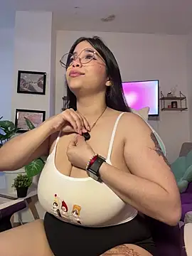 Snapshot of tati_reyess chatting on June 27, 2026, 12:22 pm tati reyess online show from June 27, 2026, 12:22 pm