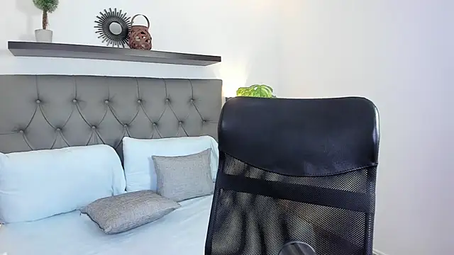 nataly rodri online show from October 4, 2025, 1:36 am