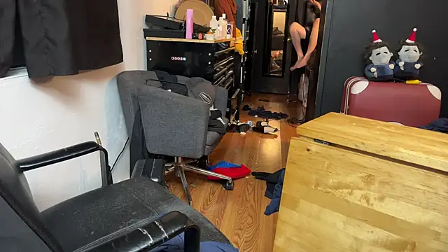 leanjamesdean online show from December 19, 2025, 1:34 am