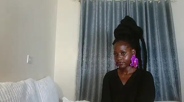 Snapshot of Elegant_Ebony chatting on March 15, 2025, 10:57 am Elegant Ebony online show from March 15, 2025, 10:57 am