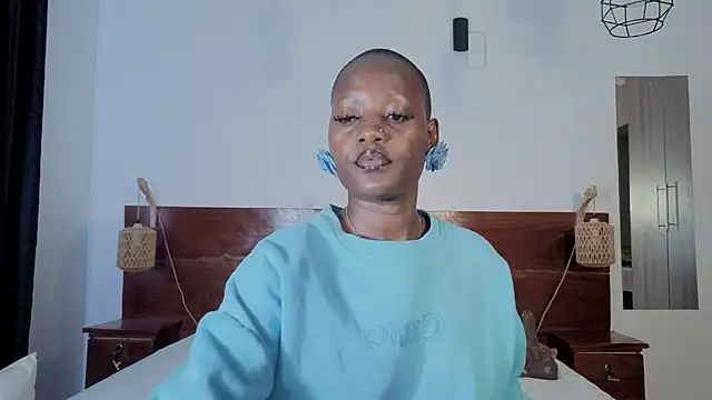 Snapshot of Elegant_Ebony chatting on July 14, 2026, 10:21 am Elegant Ebony online show from July 14, 2026, 10:21 am