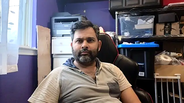 Snapshot of Sakhtlaundaz chatting on February 23, 2026, 2:36 pm Sakhtlaundaz online show from February 23, 2026, 2:36 pm