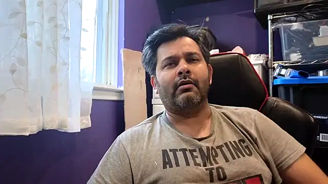 Snapshot of Sakhtlaundaz chatting on April 13, 2026, 12:43 pm Sakhtlaundaz online show from April 13, 2026, 12:43 pm