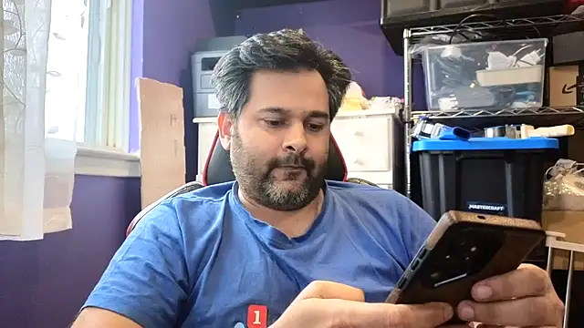 Snapshot of Sakhtlaundaz chatting on April 16, 2026, 9:39 pm Sakhtlaundaz online show from April 16, 2026, 9:39 pm