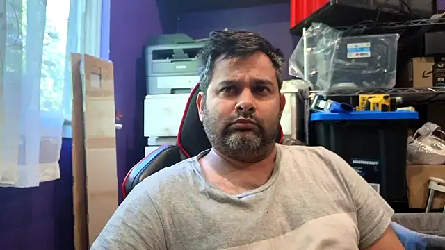 Snapshot of Sakhtlaundaz chatting on May 21, 2026, 9:22 pm Sakhtlaundaz online show from May 21, 2026, 9:22 pm