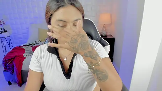 anny rouse24 online show from June 7, 2026, 2:48 am