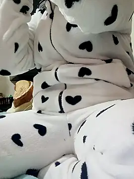 lolo890 online show from December 4, 2025, 9:23 pm