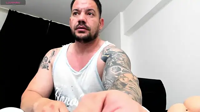 Snapshot of musclemonster31 chatting on November 20, 2025, 8:58 am musclemonster31 online show from November 20, 2025, 8:58 am